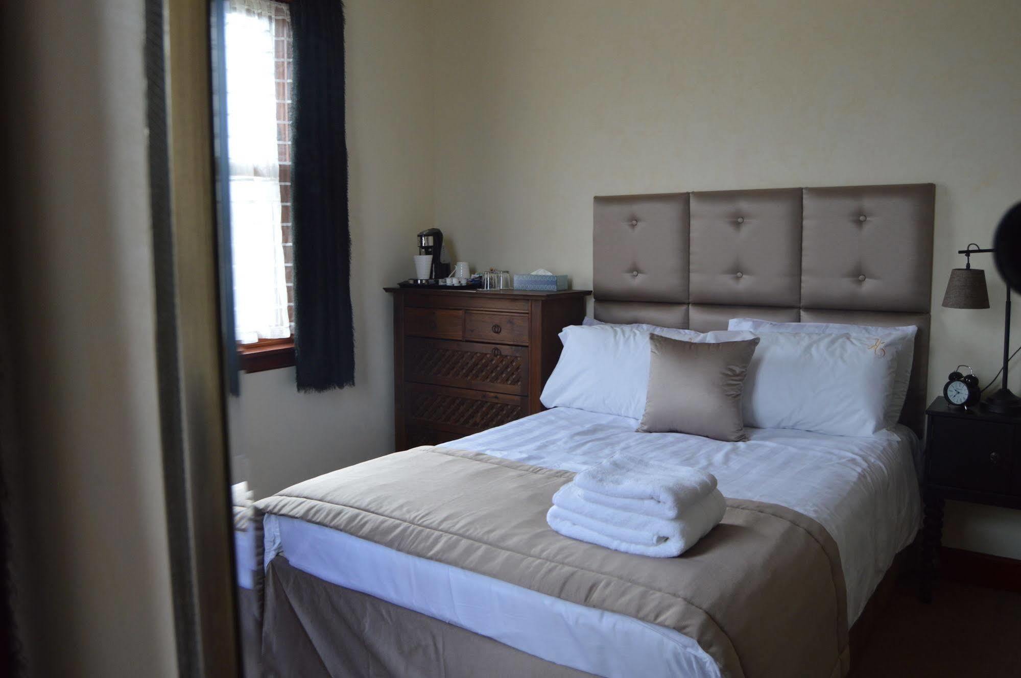 ホテル Knysna House ラーウィック エクステリア 写真